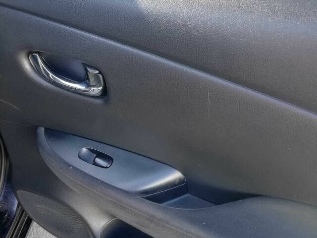 Черный Ниссан Лиф, объемом двигателя 0 л и пробегом 129 тыс. км за 6300 $, фото 8 на Automoto.ua