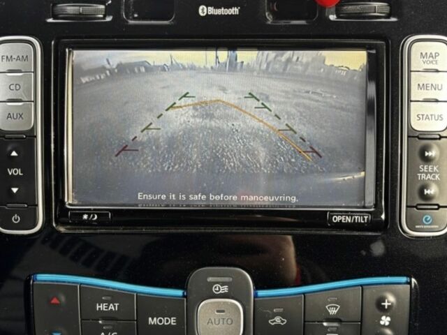 Черный Ниссан Лиф, объемом двигателя 0 л и пробегом 155 тыс. км за 5999 $, фото 5 на Automoto.ua