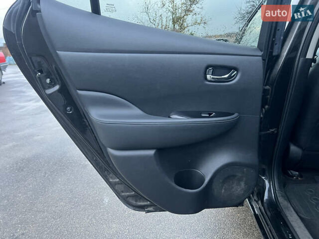 Ниссан Лиф 2014 в Харькове на Automoto.ua Черный Ниссан Лиф, объемом двигателя 0 л и пробегом 93 тыс. км за 8200 $, фото 8 на Automoto.ua