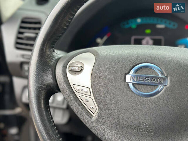 Черный Ниссан Лиф, объемом двигателя 0 л и пробегом 164 тыс. км за 7200 $, фото 18 на Automoto.ua