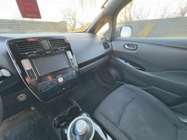 Чорний Ніссан Ліф, об'ємом двигуна 0 л та пробігом 102 тис. км за 5900 $, фото 21 на Automoto.ua