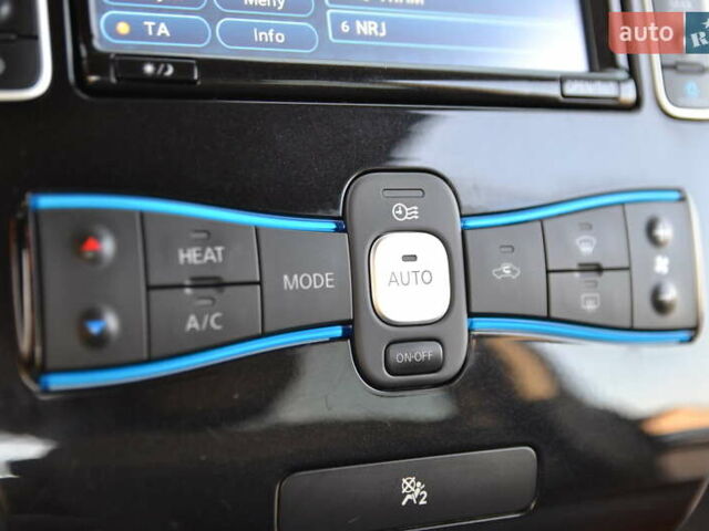 Чорний Ніссан Ліф, об'ємом двигуна 0 л та пробігом 126 тис. км за 6500 $, фото 27 на Automoto.ua