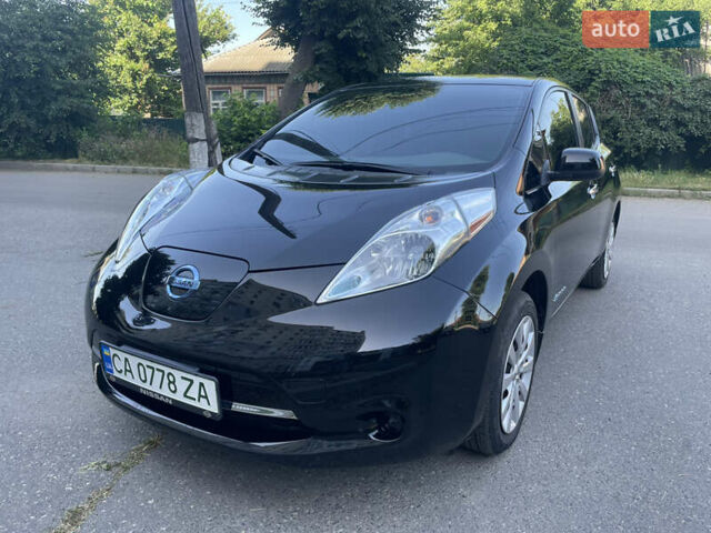 Черный Ниссан Лиф, объемом двигателя 0 л и пробегом 22 тыс. км за 10300 $, фото 5 на Automoto.ua