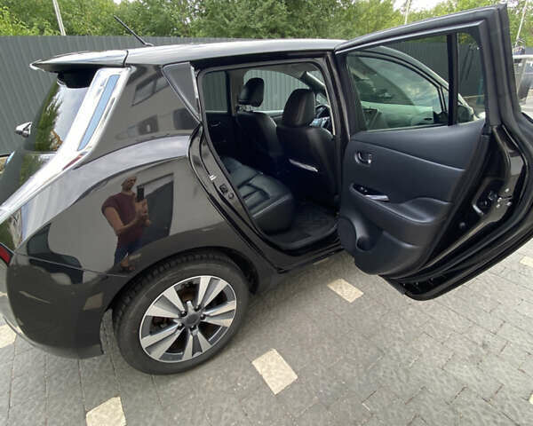 Ниссан Лиф 2014 в Ужгороде на Automoto.ua Черный Ниссан Лиф, объемом двигателя 0 л и пробегом 186 тыс. км за 6950 $, фото 7 на Automoto.ua