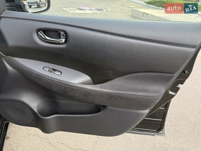 Чорний Ніссан Ліф, об'ємом двигуна 0 л та пробігом 123 тис. км за 6999 $, фото 19 на Automoto.ua