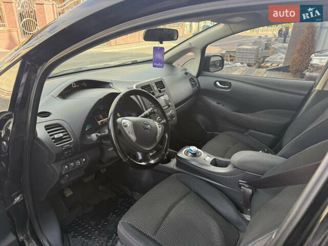 Черный Ниссан Лиф, объемом двигателя 0 л и пробегом 130 тыс. км за 6800 $, фото 36 на Automoto.ua