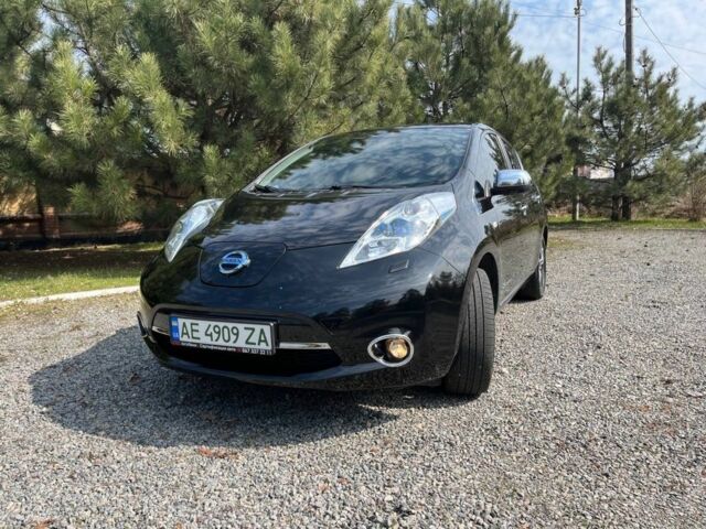 Черный Ниссан Лиф, объемом двигателя 0 л и пробегом 150 тыс. км за 6800 $, фото 3 на Automoto.ua