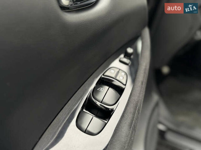 Черный Ниссан Лиф, объемом двигателя 0 л и пробегом 100 тыс. км за 5999 $, фото 17 на Automoto.ua