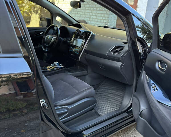 Черный Ниссан Лиф, объемом двигателя 0 л и пробегом 115 тыс. км за 6999 $, фото 5 на Automoto.ua