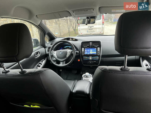 Черный Ниссан Лиф, объемом двигателя 0 л и пробегом 109 тыс. км за 7500 $, фото 16 на Automoto.ua