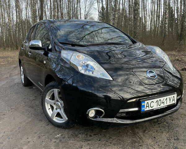 Черный Ниссан Лиф, объемом двигателя 0 л и пробегом 125 тыс. км за 6199 $, фото 1 на Automoto.ua