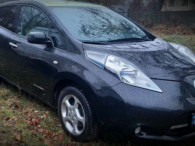 Черный Ниссан Лиф, объемом двигателя 0 л и пробегом 250 тыс. км за 4000 $, фото 1 на Automoto.ua