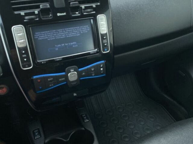 Черный Ниссан Лиф, объемом двигателя 0 л и пробегом 186 тыс. км за 6950 $, фото 16 на Automoto.ua