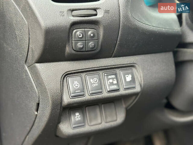 Черный Ниссан Лиф, объемом двигателя 0 л и пробегом 164 тыс. км за 7200 $, фото 11 на Automoto.ua