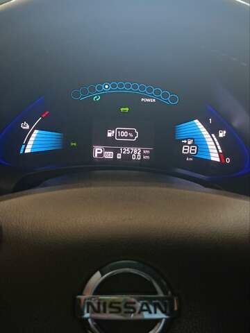 Чорний Ніссан Ліф, об'ємом двигуна 0 л та пробігом 126 тис. км за 7000 $, фото 20 на Automoto.ua