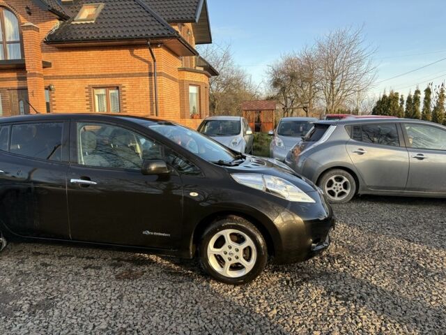 Черный Ниссан Лиф, объемом двигателя 0 л и пробегом 185 тыс. км за 5500 $, фото 2 на Automoto.ua