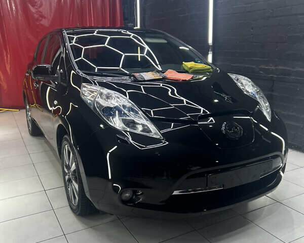 Черный Ниссан Лиф, объемом двигателя 0 л и пробегом 104 тыс. км за 8500 $, фото 23 на Automoto.ua