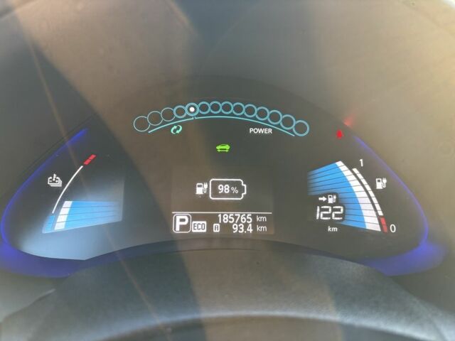 Черный Ниссан Лиф, объемом двигателя 0 л и пробегом 185 тыс. км за 5900 $, фото 20 на Automoto.ua