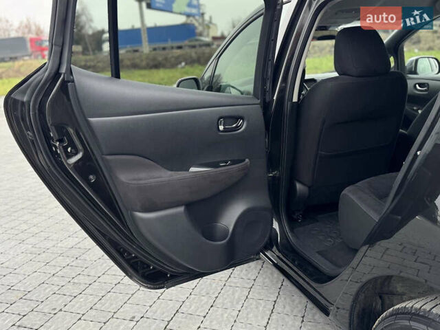 Черный Ниссан Лиф, объемом двигателя 0 л и пробегом 100 тыс. км за 5999 $, фото 34 на Automoto.ua