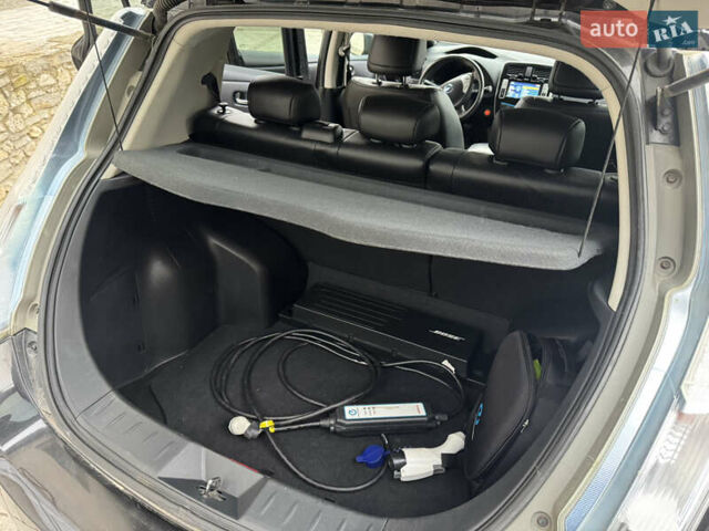 Черный Ниссан Лиф, объемом двигателя 0 л и пробегом 154 тыс. км за 6599 $, фото 23 на Automoto.ua