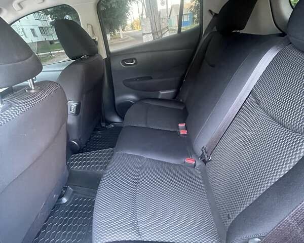 Черный Ниссан Лиф, объемом двигателя 0 л и пробегом 22 тыс. км за 10300 $, фото 47 на Automoto.ua