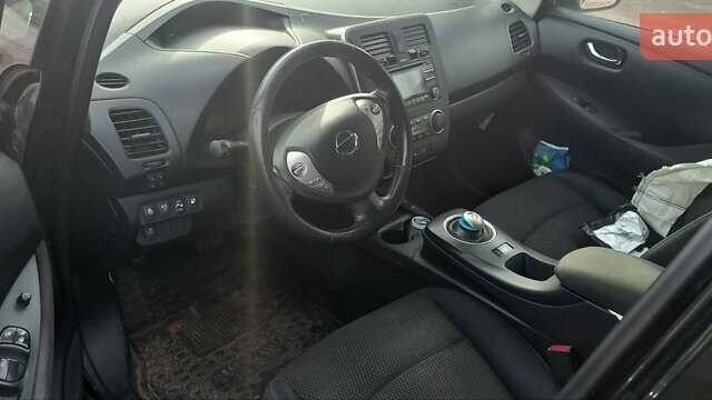 Черный Ниссан Лиф, объемом двигателя 0 л и пробегом 180 тыс. км за 4500 $, фото 1 на Automoto.ua