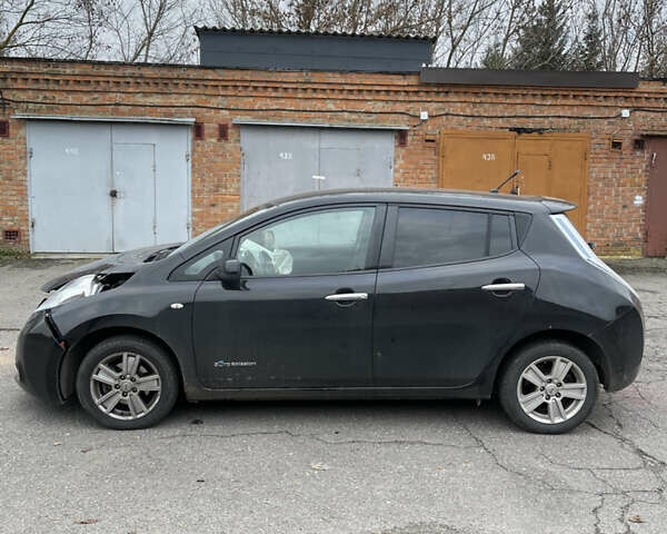 Черный Ниссан Лиф, объемом двигателя 0 л и пробегом 122 тыс. км за 3900 $, фото 2 на Automoto.ua