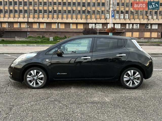 Черный Ниссан Лиф, объемом двигателя 0 л и пробегом 104 тыс. км за 8500 $, фото 2 на Automoto.ua