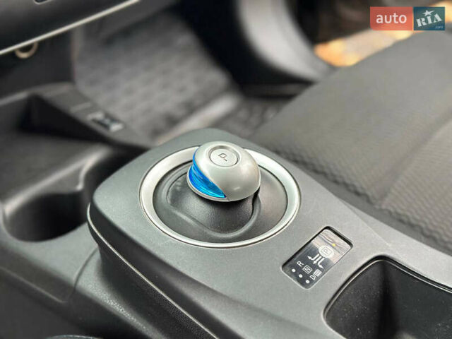 Черный Ниссан Лиф, объемом двигателя 0 л и пробегом 164 тыс. км за 7200 $, фото 12 на Automoto.ua