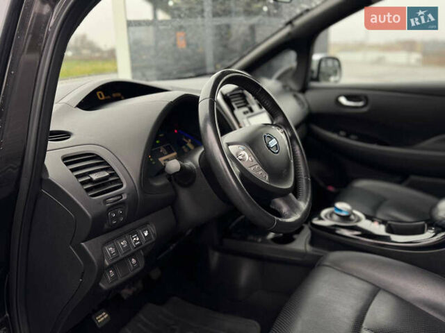 Черный Ниссан Лиф, объемом двигателя 0 л и пробегом 125 тыс. км за 6500 $, фото 30 на Automoto.ua