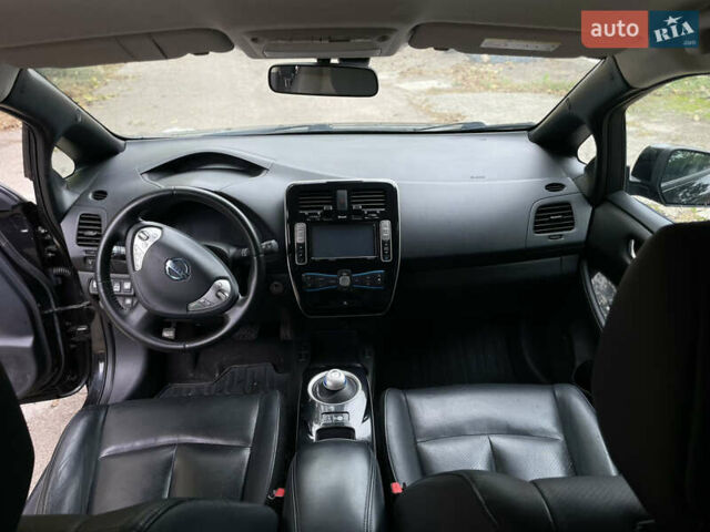 Чорний Ніссан Ліф, об'ємом двигуна 0 л та пробігом 115 тис. км за 7750 $, фото 16 на Automoto.ua