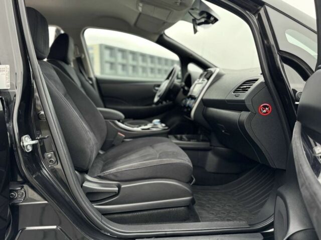 Черный Ниссан Лиф, объемом двигателя 0 л и пробегом 100 тыс. км за 6600 $, фото 4 на Automoto.ua