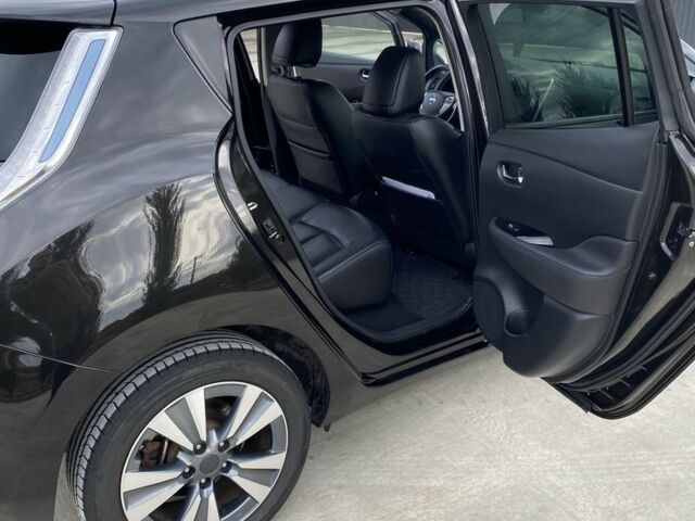 Черный Ниссан Лиф, объемом двигателя 0 л и пробегом 186 тыс. км за 6950 $, фото 6 на Automoto.ua