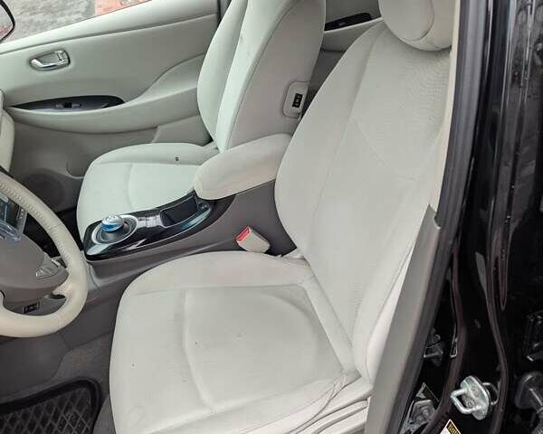 Черный Ниссан Лиф, объемом двигателя 0 л и пробегом 157 тыс. км за 5999 $, фото 22 на Automoto.ua