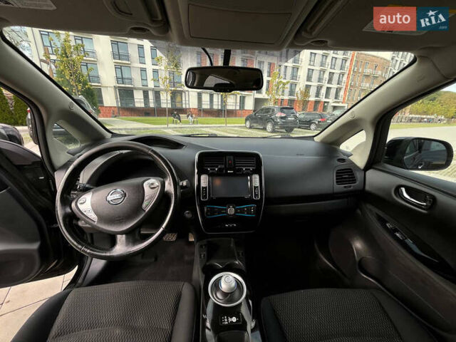 Черный Ниссан Лиф, объемом двигателя 0 л и пробегом 120 тыс. км за 5700 $, фото 11 на Automoto.ua