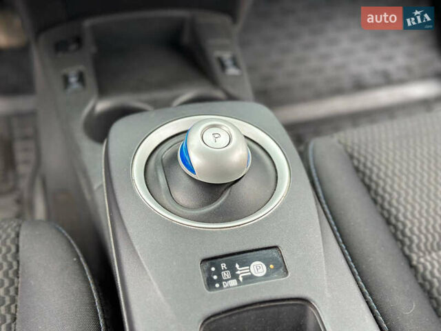 Черный Ниссан Лиф, объемом двигателя 0 л и пробегом 164 тыс. км за 7200 $, фото 19 на Automoto.ua