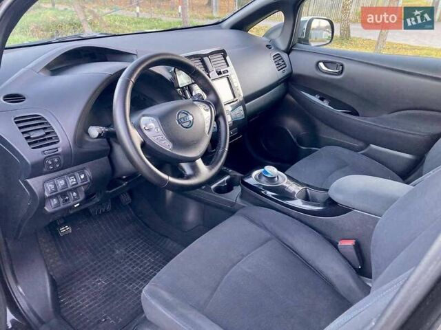 Черный Ниссан Лиф, объемом двигателя 0 л и пробегом 180 тыс. км за 5850 $, фото 11 на Automoto.ua