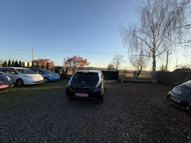 Черный Ниссан Лиф, объемом двигателя 0 л и пробегом 185 тыс. км за 5900 $, фото 12 на Automoto.ua