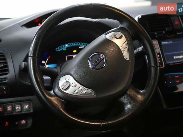 Чорний Ніссан Ліф, об'ємом двигуна 0 л та пробігом 55 тис. км за 6900 $, фото 33 на Automoto.ua