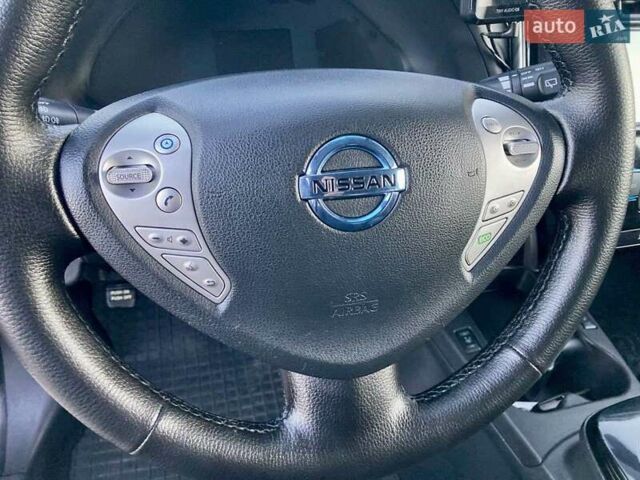 Черный Ниссан Лиф, объемом двигателя 0 л и пробегом 180 тыс. км за 5850 $, фото 14 на Automoto.ua