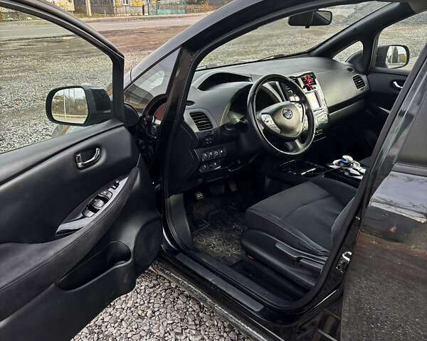 Черный Ниссан Лиф, объемом двигателя 0 л и пробегом 144 тыс. км за 5999 $, фото 5 на Automoto.ua