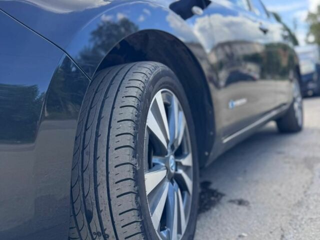 Черный Ниссан Лиф, объемом двигателя 0 л и пробегом 139 тыс. км за 4950 $, фото 2 на Automoto.ua