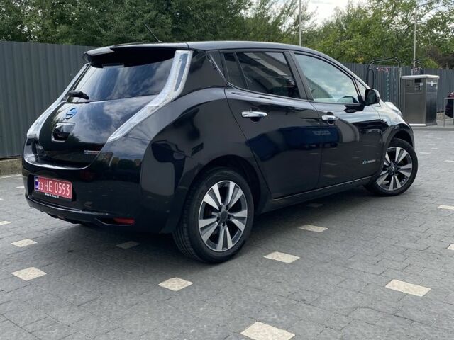 Черный Ниссан Лиф, объемом двигателя 0 л и пробегом 186 тыс. км за 6950 $, фото 3 на Automoto.ua