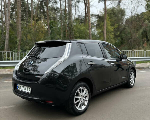 Чорний Ніссан Ліф, об'ємом двигуна 0 л та пробігом 150 тис. км за 7400 $, фото 3 на Automoto.ua