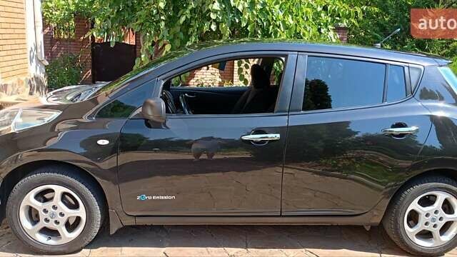 Чорний Ніссан Ліф, об'ємом двигуна 0 л та пробігом 126 тис. км за 7000 $, фото 228 на Automoto.ua