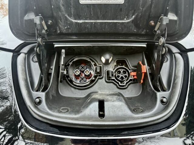 Черный Ниссан Лиф, объемом двигателя 0 л и пробегом 125 тыс. км за 6876 $, фото 19 на Automoto.ua