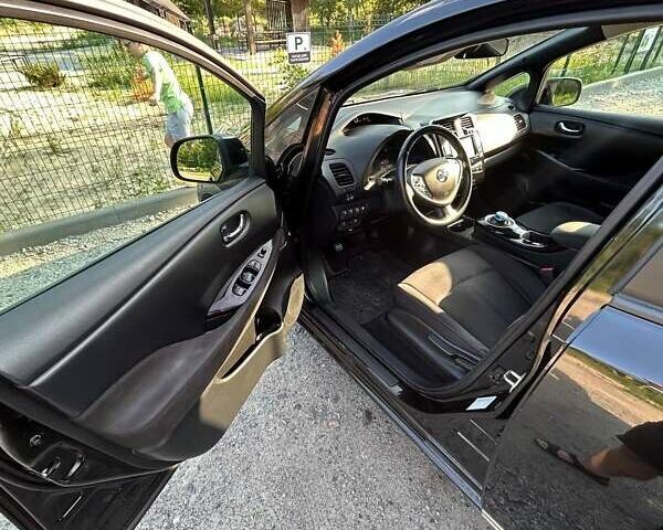 Чорний Ніссан Ліф, об'ємом двигуна 0 л та пробігом 105 тис. км за 7999 $, фото 4 на Automoto.ua