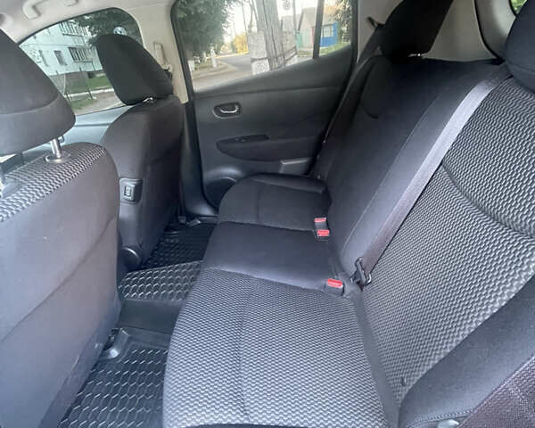 Черный Ниссан Лиф, объемом двигателя 0 л и пробегом 22 тыс. км за 10300 $, фото 1 на Automoto.ua