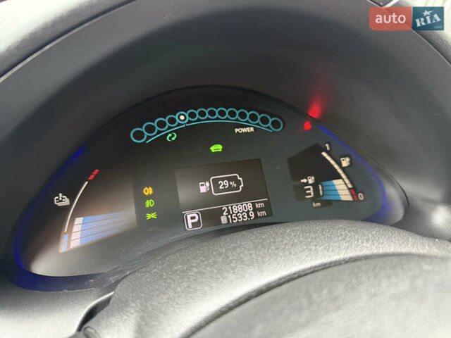 Черный Ниссан Лиф, объемом двигателя 0 л и пробегом 218 тыс. км за 6850 $, фото 40 на Automoto.ua