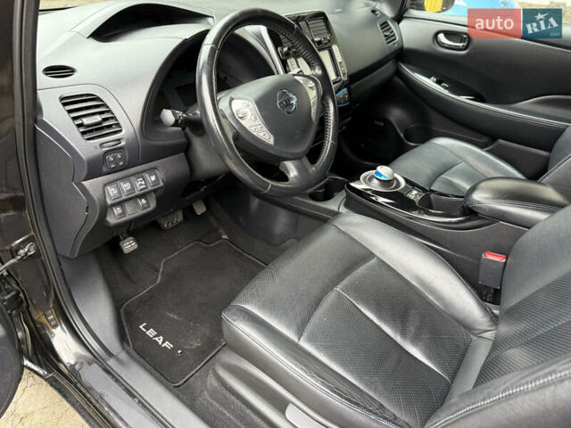 Черный Ниссан Лиф, объемом двигателя 0 л и пробегом 218 тыс. км за 6850 $, фото 14 на Automoto.ua
